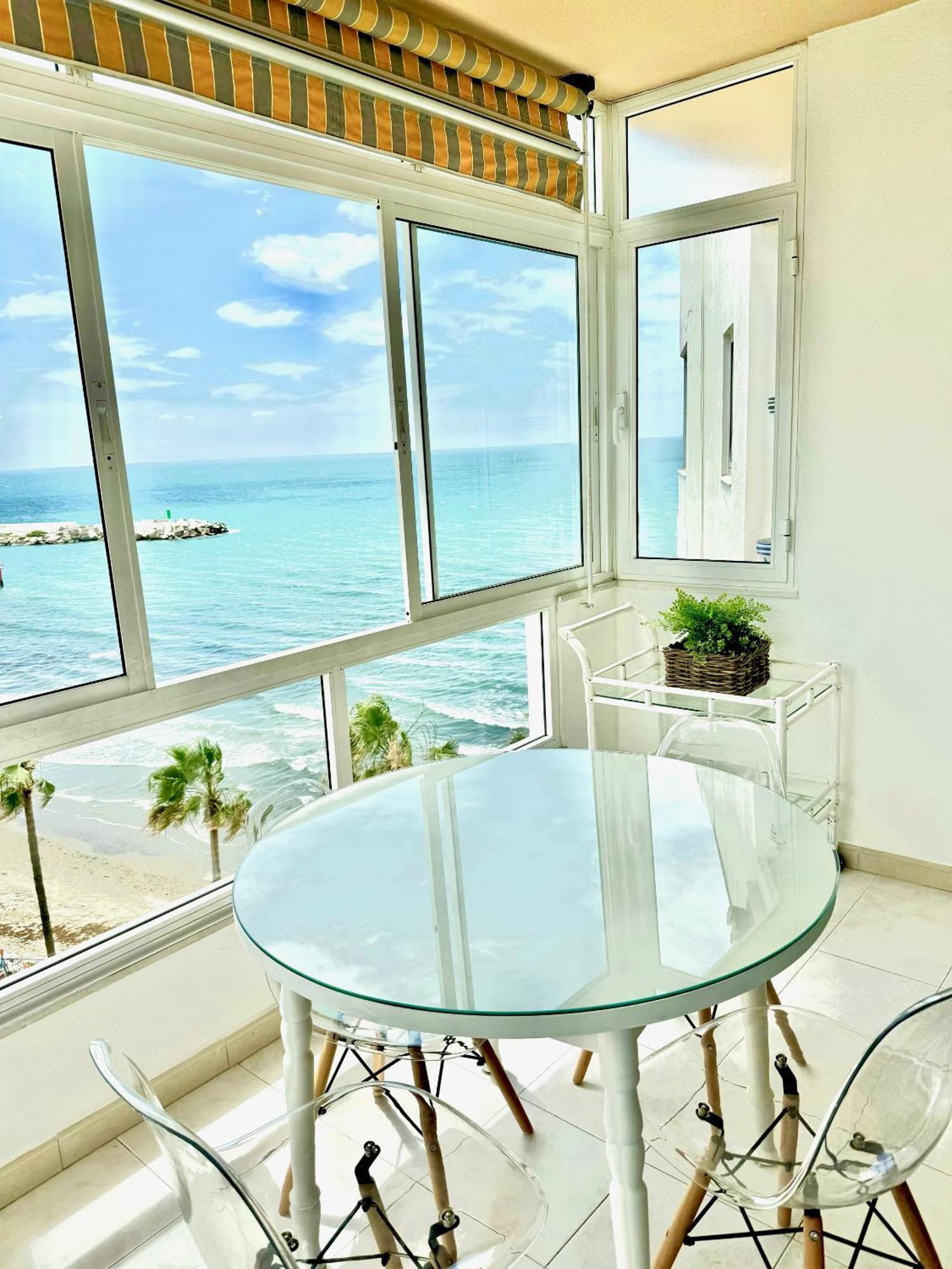 Ferienwohnung In Front Of Sea & Center Marbella Exterior foto